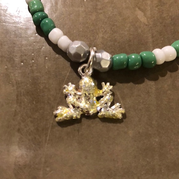 Homemade green and white bracelet with charm - Picture 2 of 2